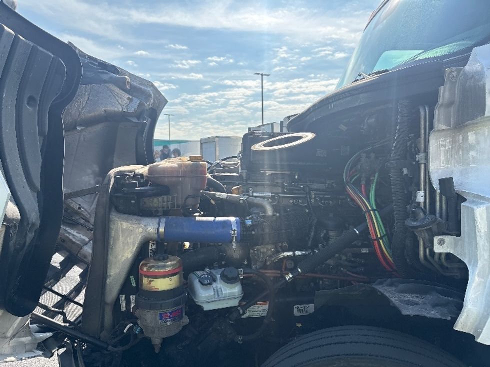 Sleeper Tractor-Heavy Duty Tractors-Freightliner-2022-T12664ST-Sturtevant-WI-639,922\n\t\tmiles-$ 56,750 - Image 21