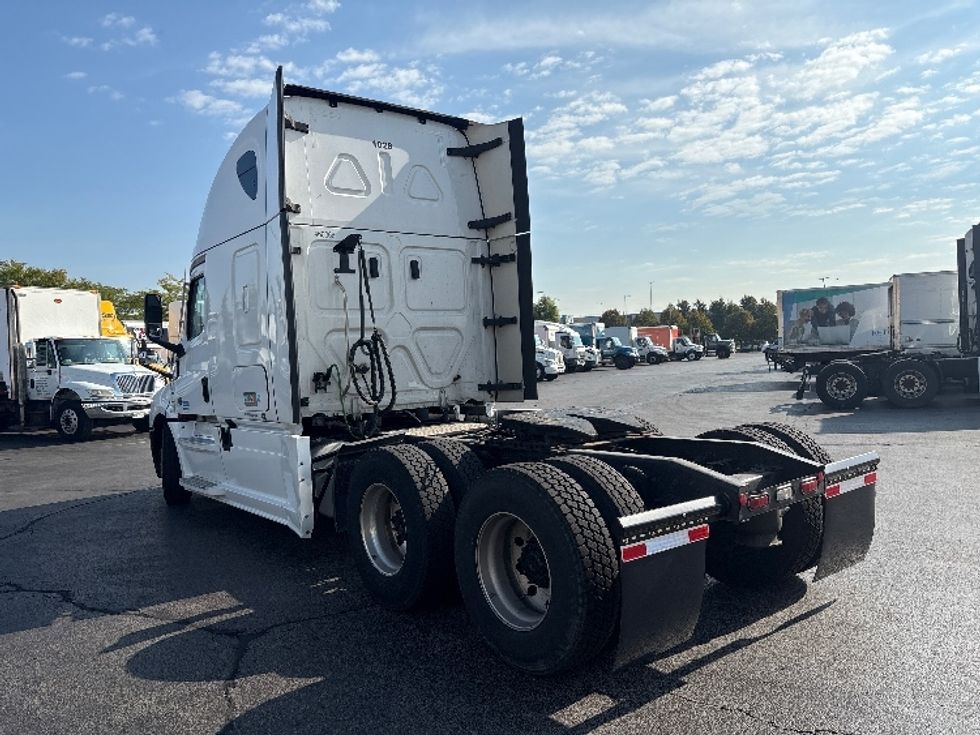 Sleeper Tractor-Heavy Duty Tractors-Freightliner-2022-T12664ST-Sturtevant-WI-639,922\n\t\tmiles-$ 56,750 - Image 5