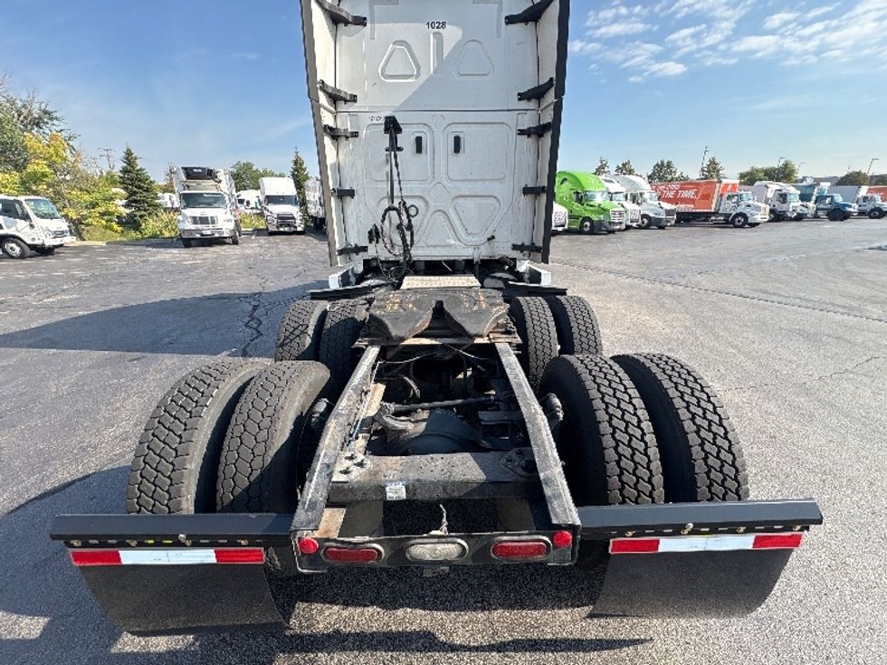 Sleeper Tractor-Heavy Duty Tractors-Freightliner-2022-T12664ST-Sturtevant-WI-639,922\n\t\tmiles-$ 56,750 - Image 6