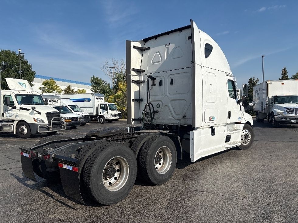 Sleeper Tractor-Heavy Duty Tractors-Freightliner-2022-T12664ST-Sturtevant-WI-639,922\n\t\tmiles-$ 56,750 - Image 7