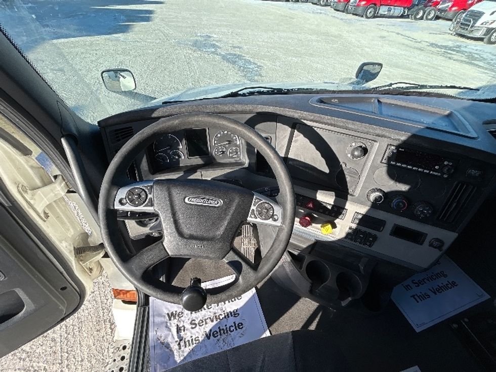 Sleeper Tractor-Heavy Duty Tractors-Freightliner-2022-T12664ST-Sturtevant-WI-649,887\n\t\tmiles-$ 50,750 - Image 11