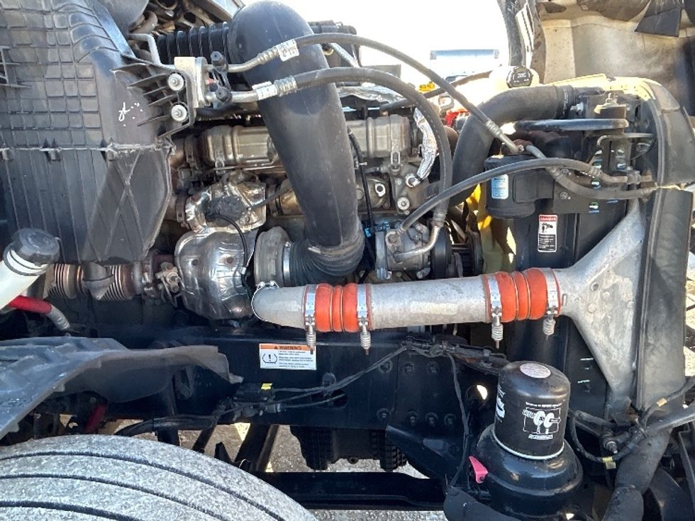 Sleeper Tractor-Heavy Duty Tractors-Freightliner-2022-T12664ST-Sturtevant-WI-649,887\n\t\tmiles-$ 50,750 - Image 20