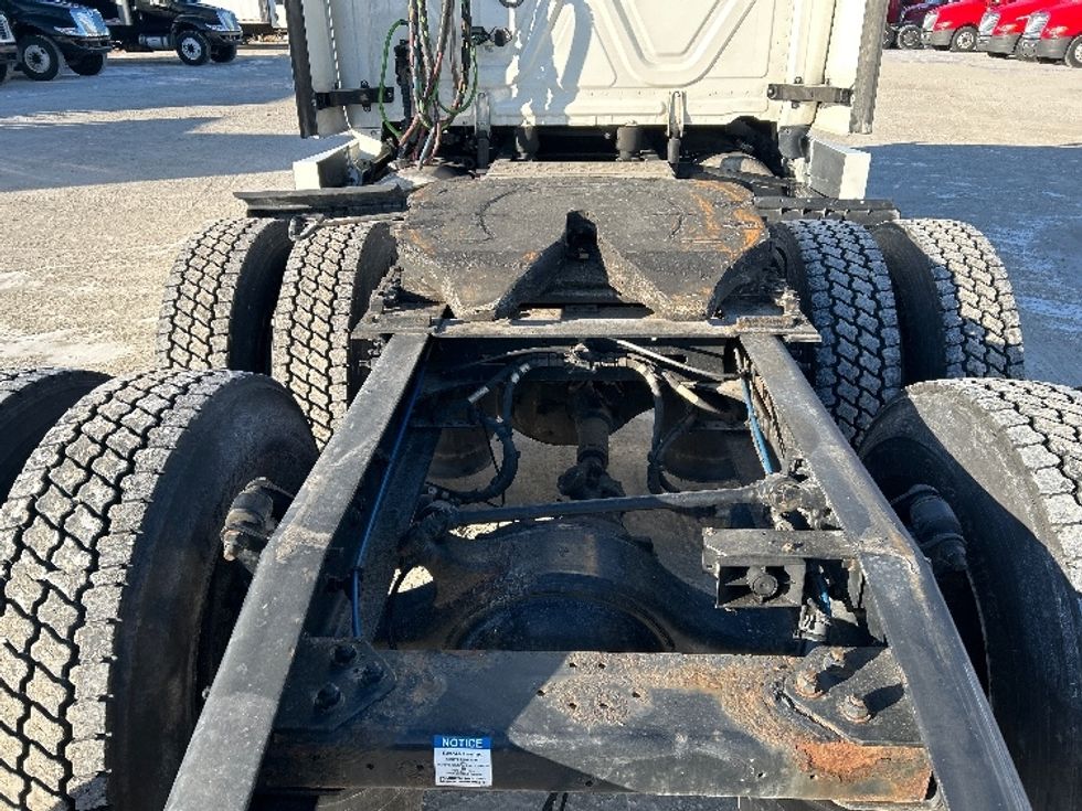 Sleeper Tractor-Heavy Duty Tractors-Freightliner-2022-T12664ST-Sturtevant-WI-649,887\n\t\tmiles-$ 50,750 - Image 6