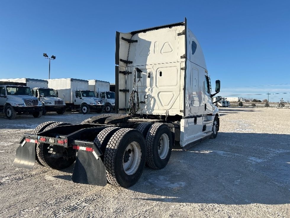 Sleeper Tractor-Heavy Duty Tractors-Freightliner-2022-T12664ST-Sturtevant-WI-649,887\n\t\tmiles-$ 50,750 - Image 7