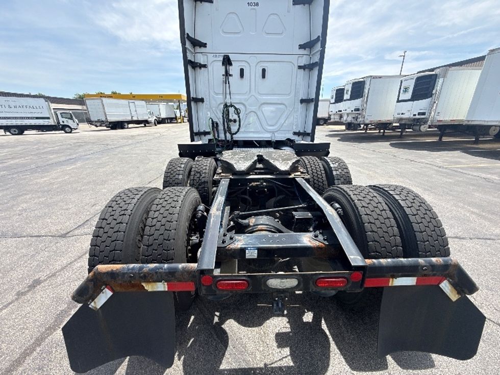 Sleeper Tractor-Heavy Duty Tractors-Freightliner-2022-T12664ST-Sturtevant-WI-663,946\n\t\tmiles-$ 54,750 - Image 6