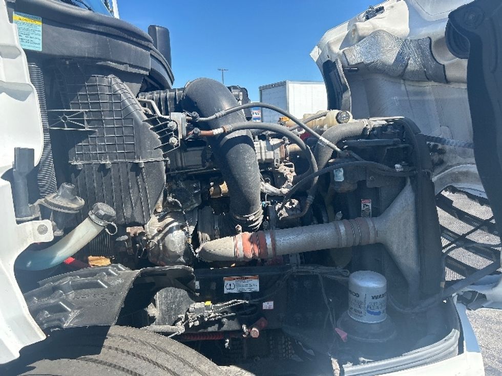 Sleeper Tractor-Heavy Duty Tractors-Freightliner-2022-T12664ST-Sturtevant-WI-665,545\n\t\tmiles-$ 54,000 - Image 20