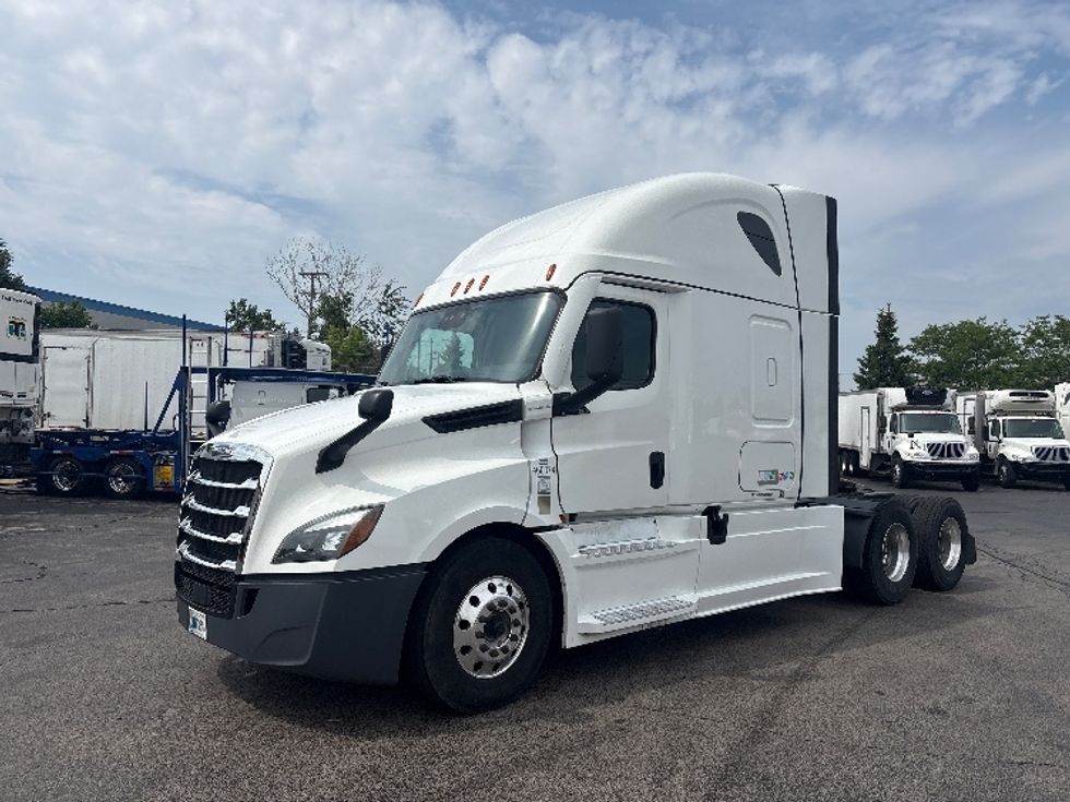 Sleeper Tractor-Heavy Duty Tractors-Freightliner-2022-T12664ST-Sturtevant-WI-672,251\n\t\tmiles-$ 58,250 - Image 3