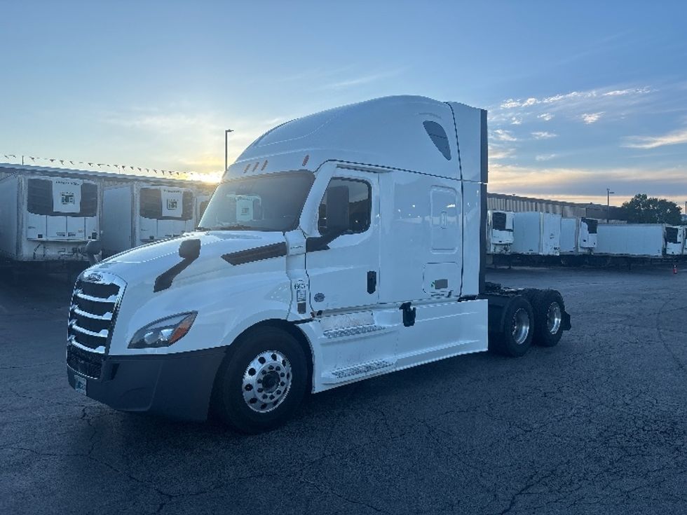 Sleeper Tractor-Heavy Duty Tractors-Freightliner-2022-T12664ST-Sturtevant-WI-683,876\n\t\tmiles-$ 53,750 - Image 3