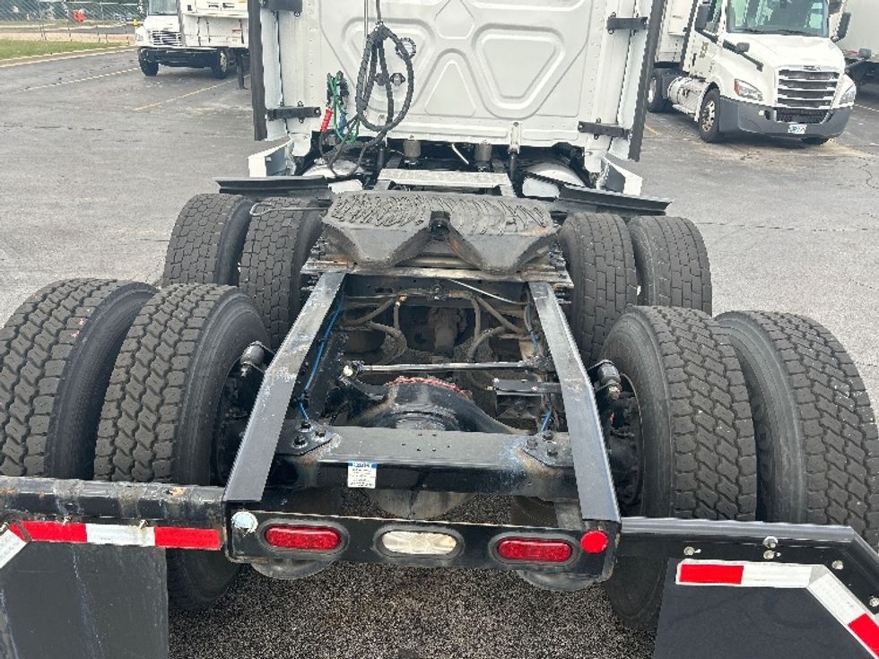 Sleeper Tractor-Heavy Duty Tractors-Freightliner-2022-T12664ST-Sturtevant-WI-704,759\n\t\tmiles-$ 52,750 - Image 6