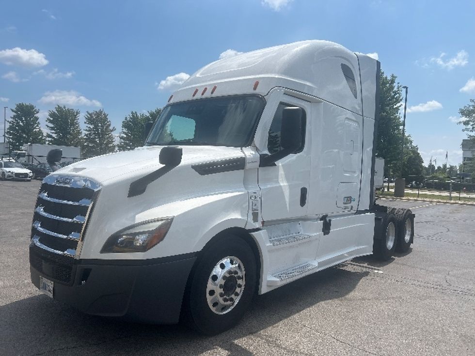 Sleeper Tractor-Heavy Duty Tractors-Freightliner-2022-T12664ST-Sturtevant-WI-747,478\n\t\tmiles-$ 50,750 - Image 3
