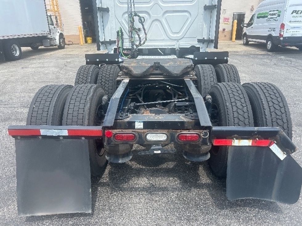 Sleeper Tractor-Heavy Duty Tractors-Freightliner-2022-T12664ST-Sturtevant-WI-747,478\n\t\tmiles-$ 50,750 - Image 6