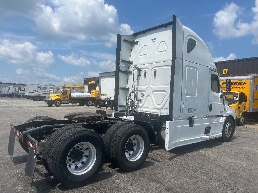 Sleeper Tractor-Heavy Duty Tractors-Freightliner-2022-T12664ST-Sturtevant-WI-747,478\n\t\tmiles-$ 50,750 - Image 7