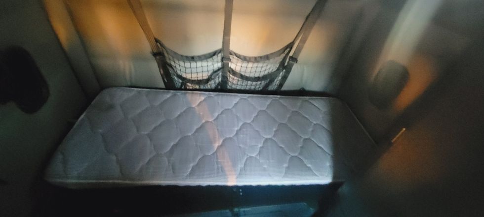 Sleeper Tractor-Heavy Duty Tractors-Freightliner-2022-T12664ST-Sun Valley-CA-569,654\n\t\tmiles-$ 80,000 - Image 15