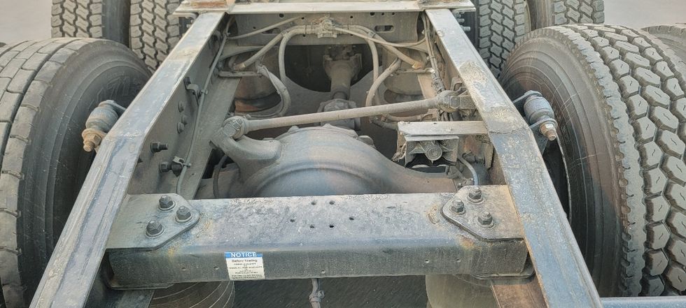 Sleeper Tractor-Heavy Duty Tractors-Freightliner-2022-T12664ST-Sun Valley-CA-569,654\n\t\tmiles-$ 80,000 - Image 6