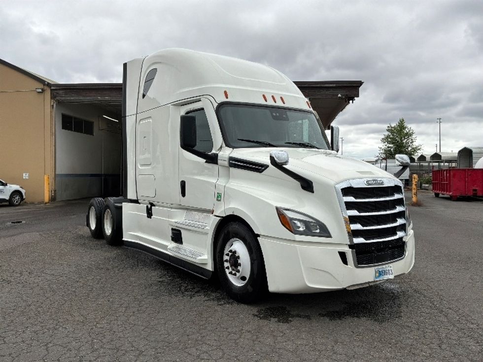 Sleeper Tractor-Heavy Duty Tractors-Freightliner-2022-T12664ST-Tacoma-WA-347,630\n\t\tmiles-$ 93,250 - Image 1
