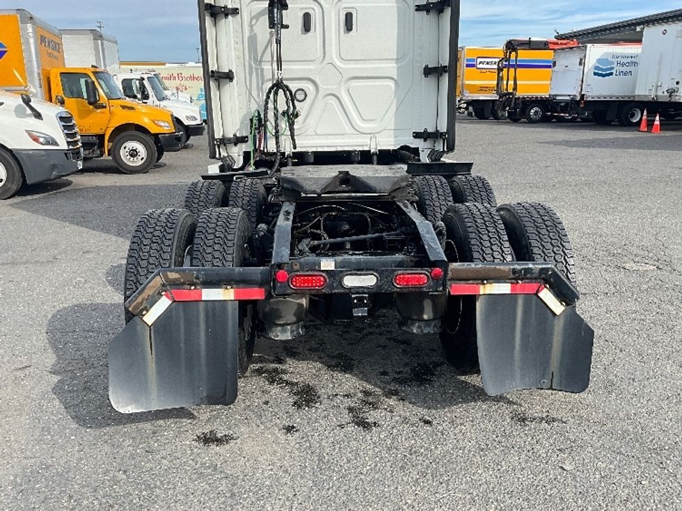 Sleeper Tractor-Heavy Duty Tractors-Freightliner-2022-T12664ST-Tacoma-WA-347,630\n\t\tmiles-$ 93,250 - Image 4