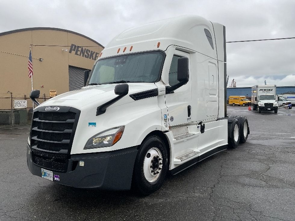 Sleeper Tractor-Heavy Duty Tractors-Freightliner-2022-T12664ST-Tacoma-WA-577,231\n\t\tmiles-$ 65,750 - Image 3