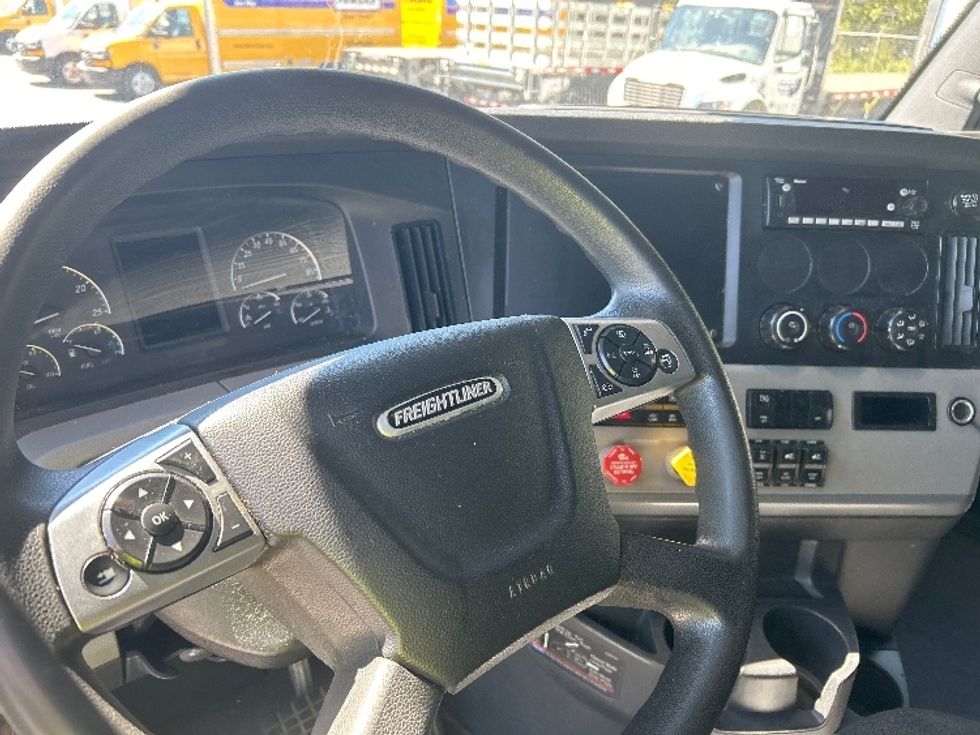Sleeper Tractor-Heavy Duty Tractors-Freightliner-2022-T12664ST-Tallahassee-FL-539,325\n\t\tmiles-$ 66,750 - Image 10