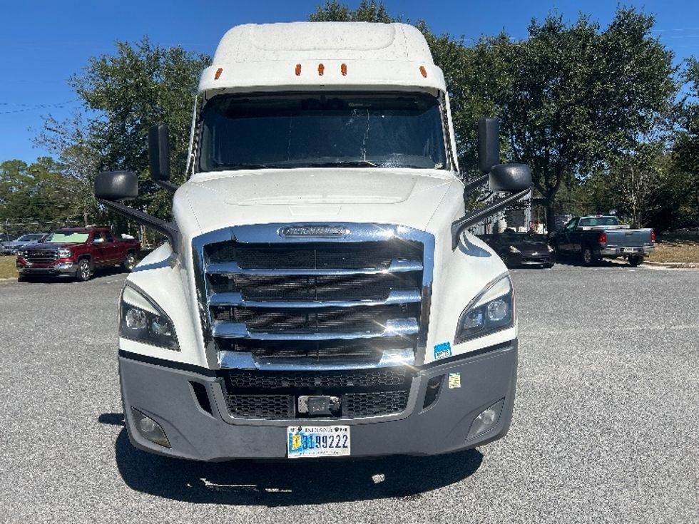 Sleeper Tractor-Heavy Duty Tractors-Freightliner-2022-T12664ST-Tallahassee-FL-539,325\n\t\tmiles-$ 66,750 - Image 2