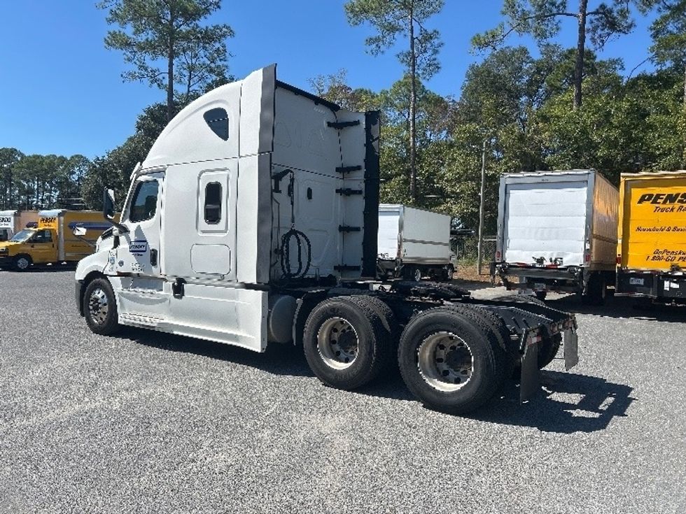 Sleeper Tractor-Heavy Duty Tractors-Freightliner-2022-T12664ST-Tallahassee-FL-539,325\n\t\tmiles-$ 66,750 - Image 5