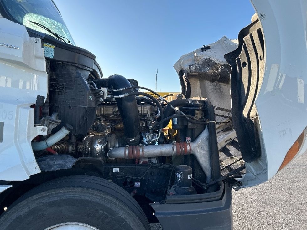 Sleeper Tractor-Heavy Duty Tractors-Freightliner-2022-T12664ST-Tampa-FL-412,523\n\t\tmiles-$ 80,500 - Image 20