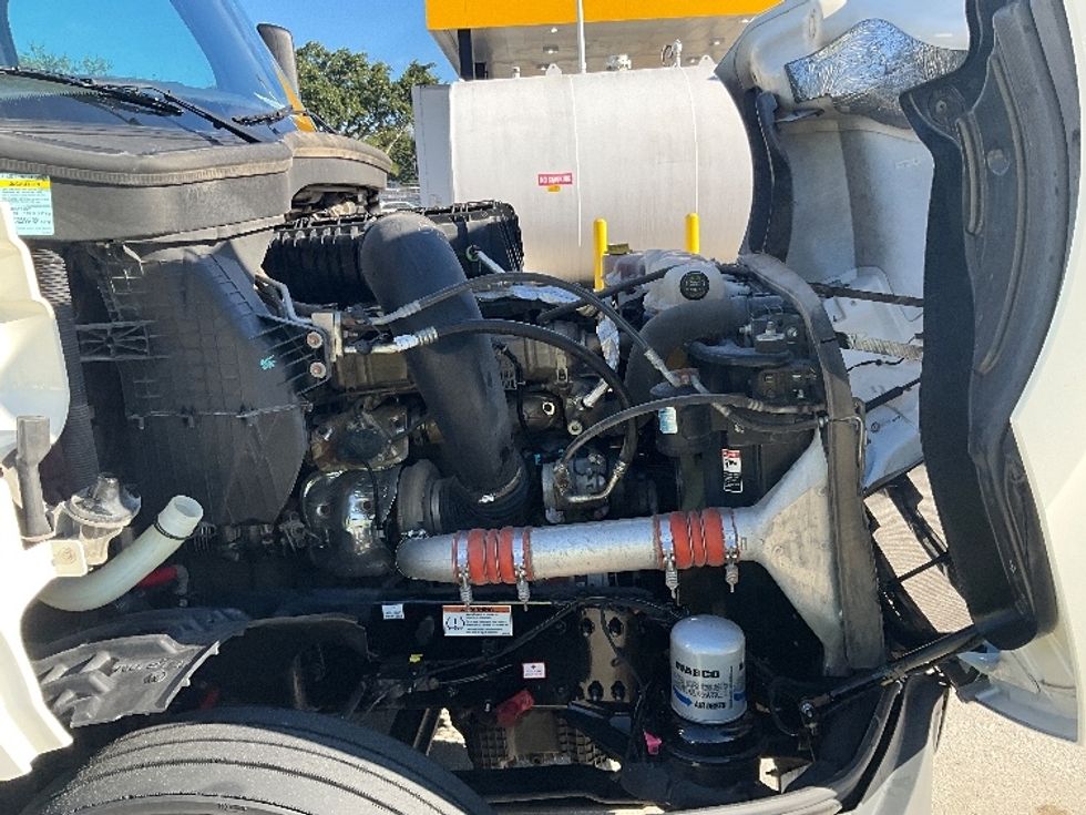 Sleeper Tractor-Heavy Duty Tractors-Freightliner-2022-T12664ST-Tampa-FL-435,243\n\t\tmiles-$ 70,500 - Image 20