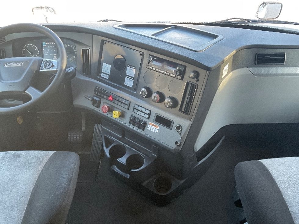 Sleeper Tractor-Heavy Duty Tractors-Freightliner-2022-T12664ST-Tampa-FL-503,975\n\t\tmiles-$ 78,750 - Image 12