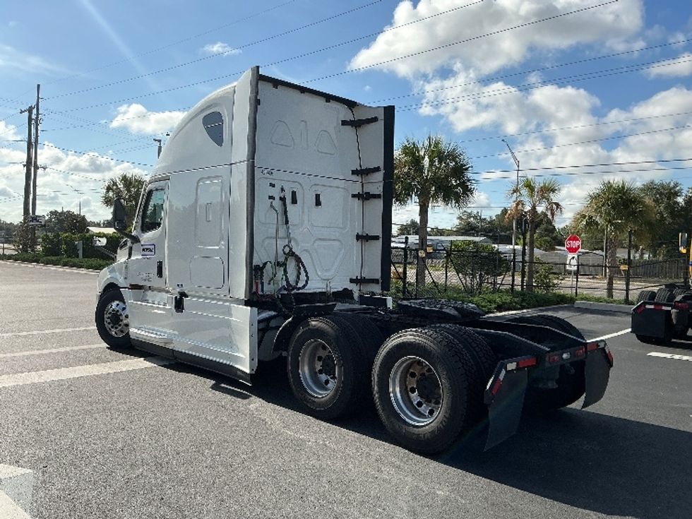Sleeper Tractor-Heavy Duty Tractors-Freightliner-2022-T12664ST-Tampa-FL-503,975\n\t\tmiles-$ 78,750 - Image 5