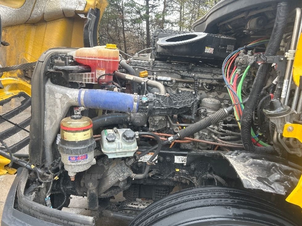 Sleeper Tractor-Heavy Duty Tractors-Freightliner-2022-T12664ST-Tampa-FL-519,959\n\t\tmiles-$ 70,750 - Image 20
