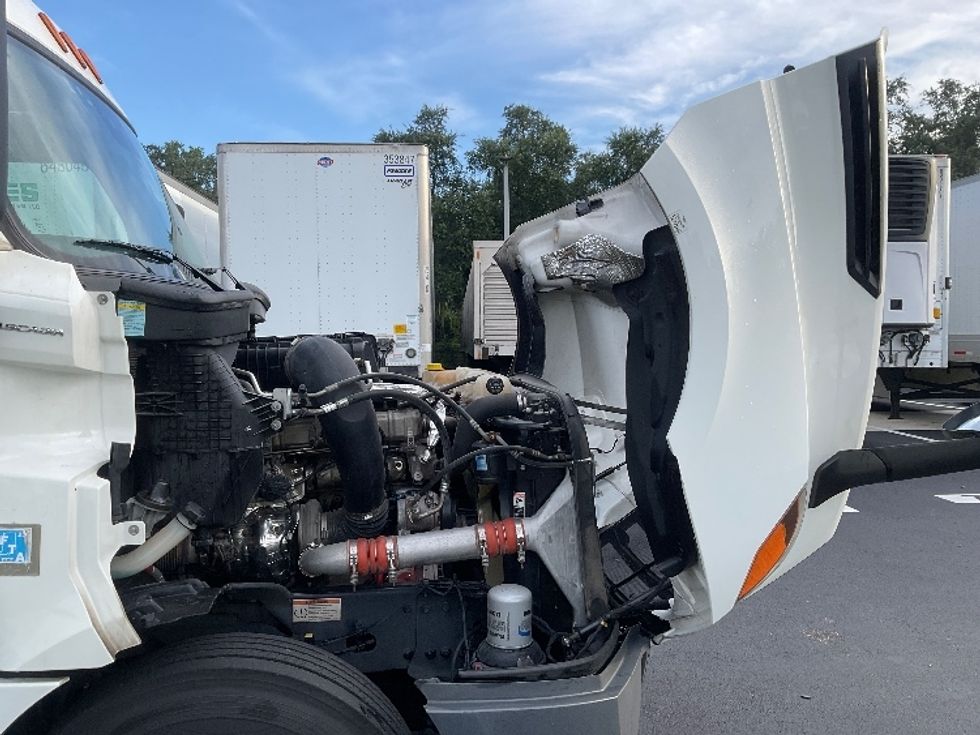 Sleeper Tractor-Heavy Duty Tractors-Freightliner-2022-T12664ST-Tampa-FL-566,773\n\t\tmiles-$ 59,750 - Image 19