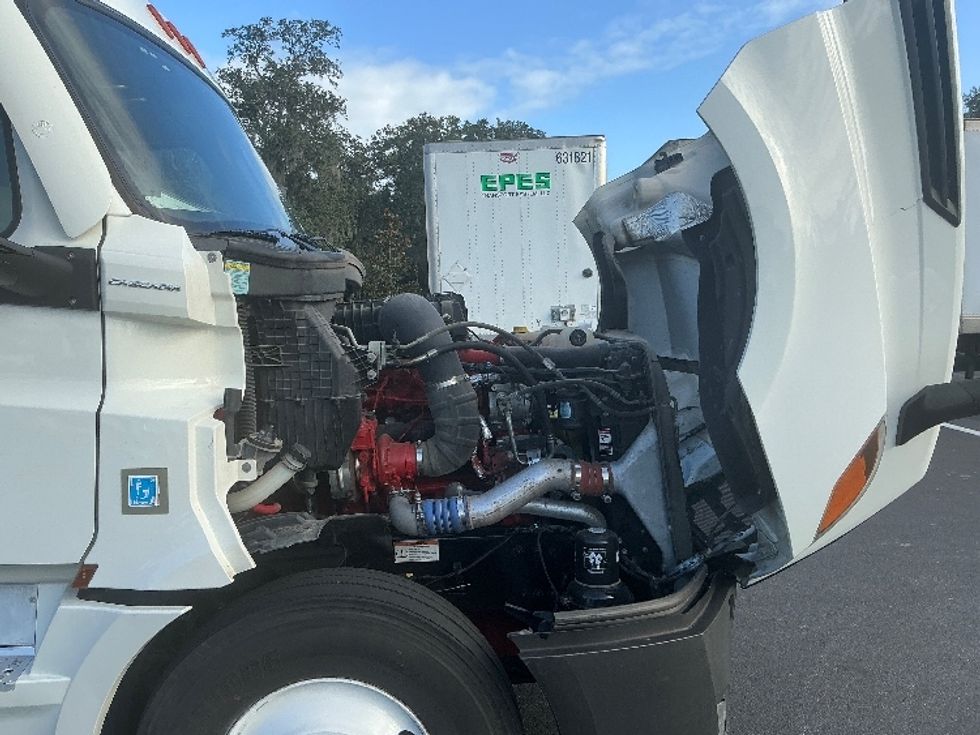 Sleeper Tractor-Heavy Duty Tractors-Freightliner-2022-T12664ST-Tampa-FL-647,807\n\t\tmiles-$ 54,500 - Image 20