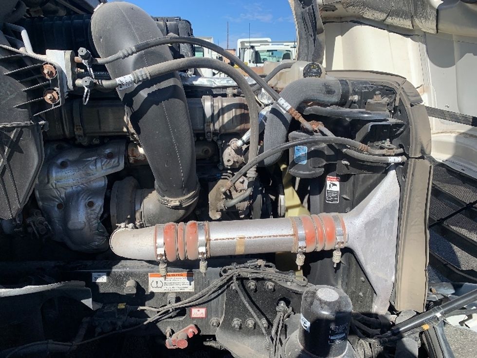 Sleeper Tractor-Heavy Duty Tractors-Freightliner-2022-T12664ST-Torrance-CA-247,405\n\t\tmiles-$ 104,000 - Image 20