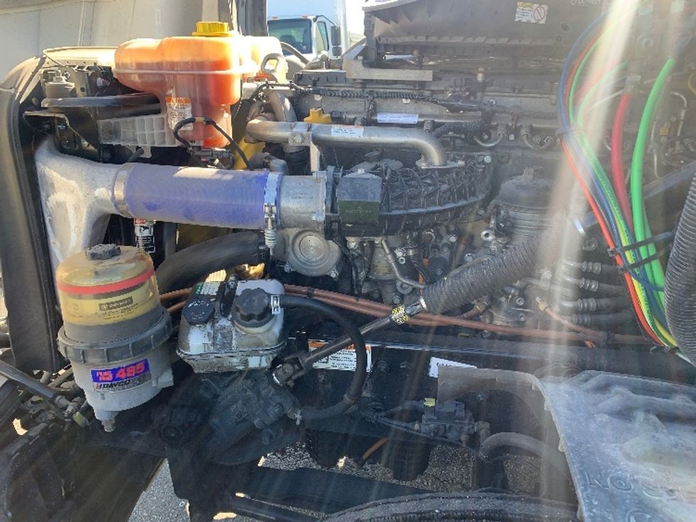 Sleeper Tractor-Heavy Duty Tractors-Freightliner-2022-T12664ST-Torrance-CA-247,405\n\t\tmiles-$ 104,000 - Image 21