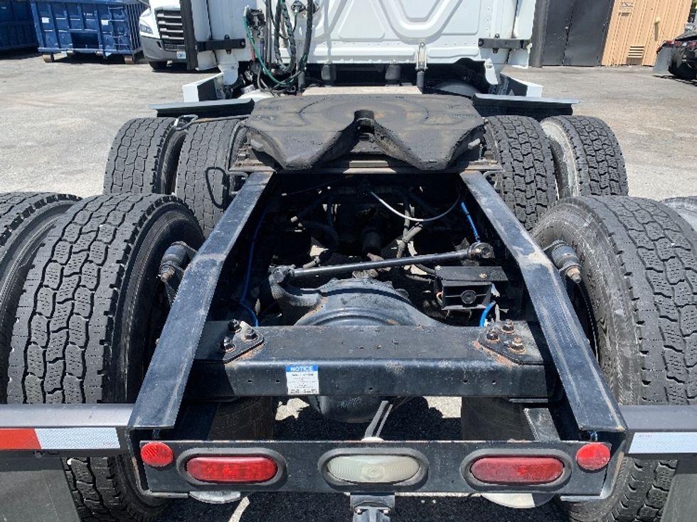 Sleeper Tractor-Heavy Duty Tractors-Freightliner-2022-T12664ST-Torrance-CA-384,105\n\t\tmiles-$ 85,000 - Image 6