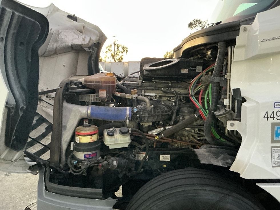 Sleeper Tractor-Heavy Duty Tractors-Freightliner-2022-T12664ST-Torrance-CA-449,545\n\t\tmiles-$ 80,250 - Image 21