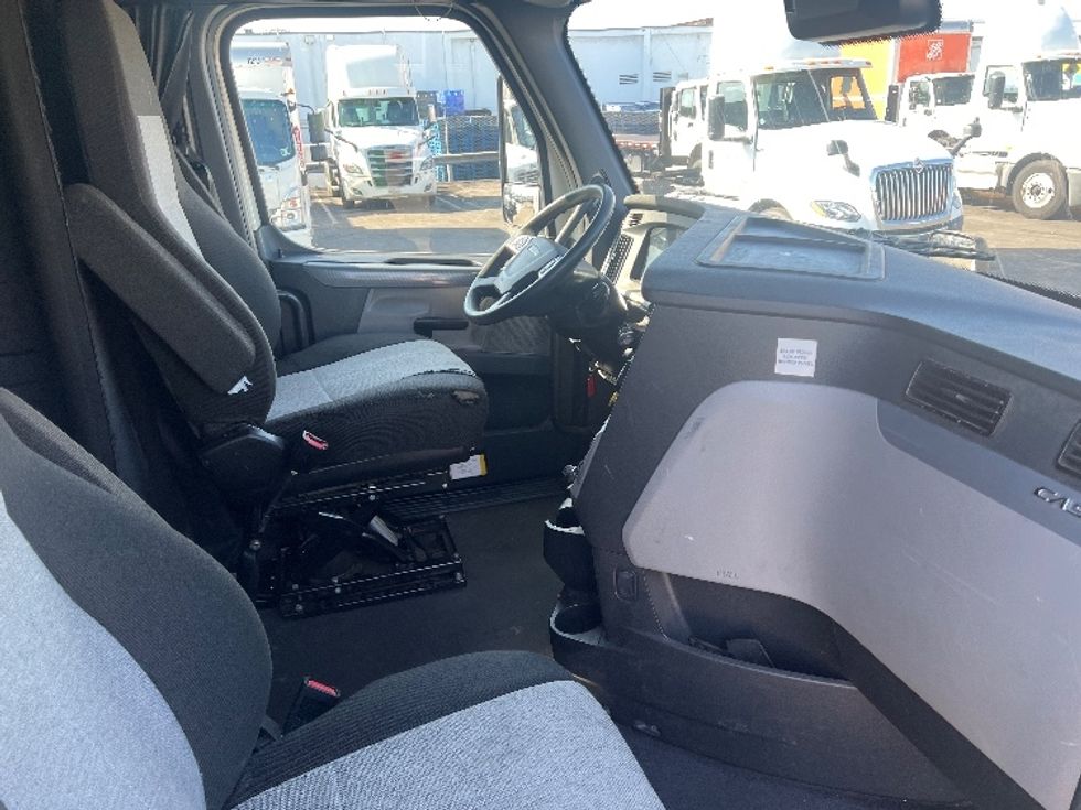 Sleeper Tractor-Heavy Duty Tractors-Freightliner-2022-T12664ST-Torrance-CA-491,207\n\t\tmiles-$ 70,250 - Image 15