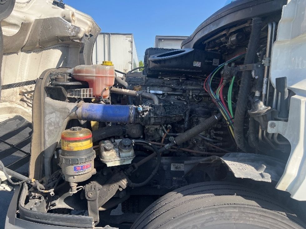 Sleeper Tractor-Heavy Duty Tractors-Freightliner-2022-T12664ST-Torrance-CA-491,207\n\t\tmiles-$ 70,250 - Image 21