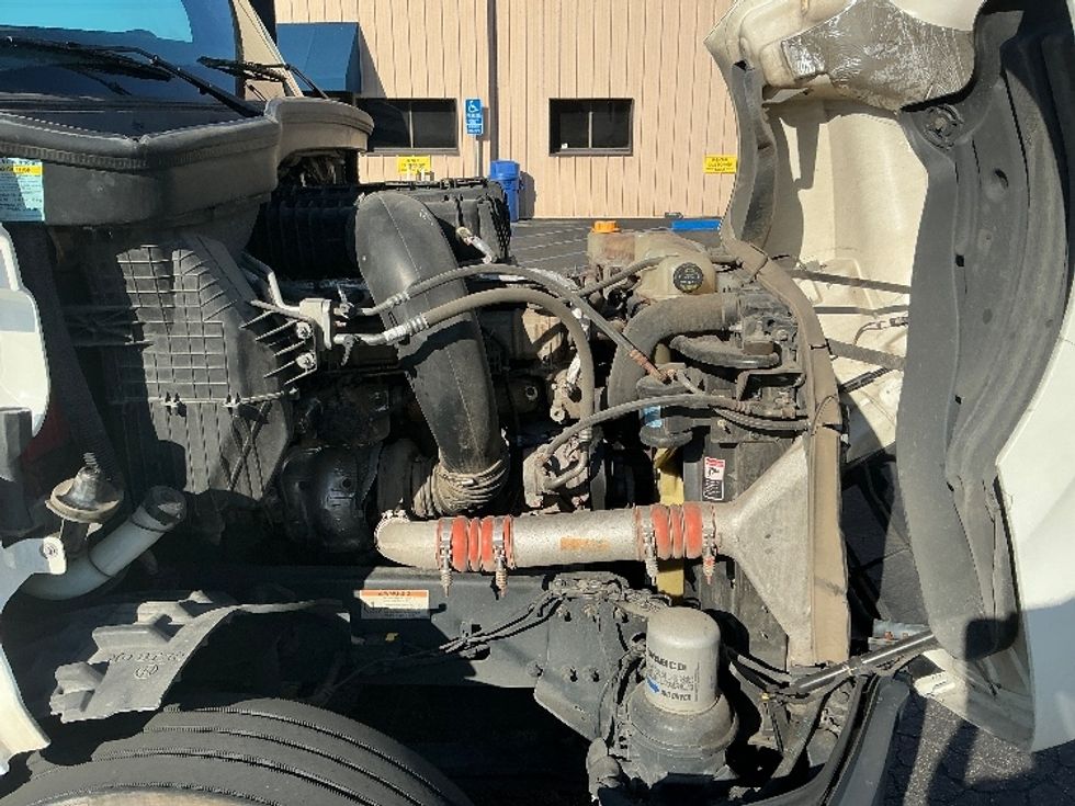 Sleeper Tractor-Heavy Duty Tractors-Freightliner-2022-T12664ST-Torrance-CA-498,299\n\t\tmiles-$ 74,250 - Image 20