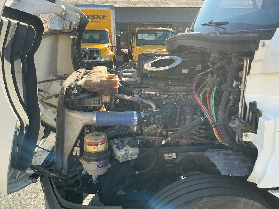 Sleeper Tractor-Heavy Duty Tractors-Freightliner-2022-T12664ST-Torrance-CA-498,299\n\t\tmiles-$ 74,250 - Image 21