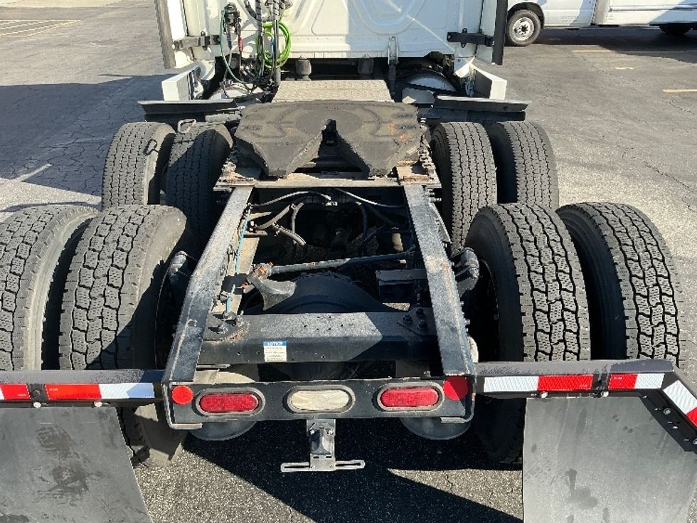 Sleeper Tractor-Heavy Duty Tractors-Freightliner-2022-T12664ST-Torrance-CA-498,299\n\t\tmiles-$ 74,250 - Image 6