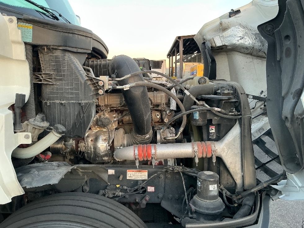 Sleeper Tractor-Heavy Duty Tractors-Freightliner-2022-T12664ST-Torrance-CA-500,523\n\t\tmiles-$ 75,750 - Image 20