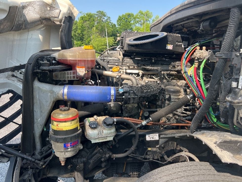 Sleeper Tractor-Heavy Duty Tractors-Freightliner-2022-T12664ST-Torrance-CA-502,565\n\t\tmiles-$ 71,750 - Image 21