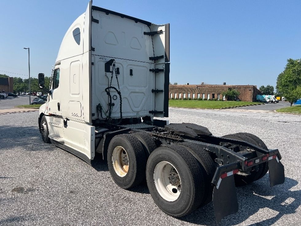 Sleeper Tractor-Heavy Duty Tractors-Freightliner-2022-T12664ST-Torrance-CA-502,565\n\t\tmiles-$ 71,750 - Image 5