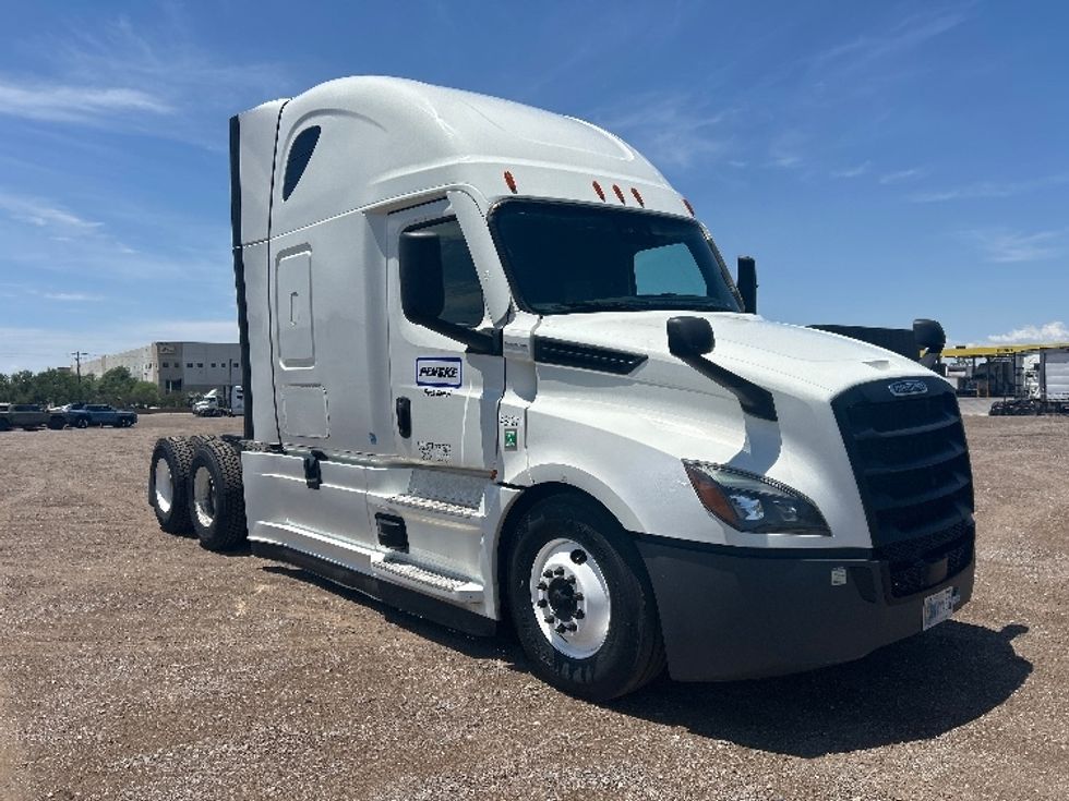 Sleeper Tractor-Heavy Duty Tractors-Freightliner-2022-T12664ST-Torrance-CA-503,011\n\t\tmiles-$ 74,250 - Image 1