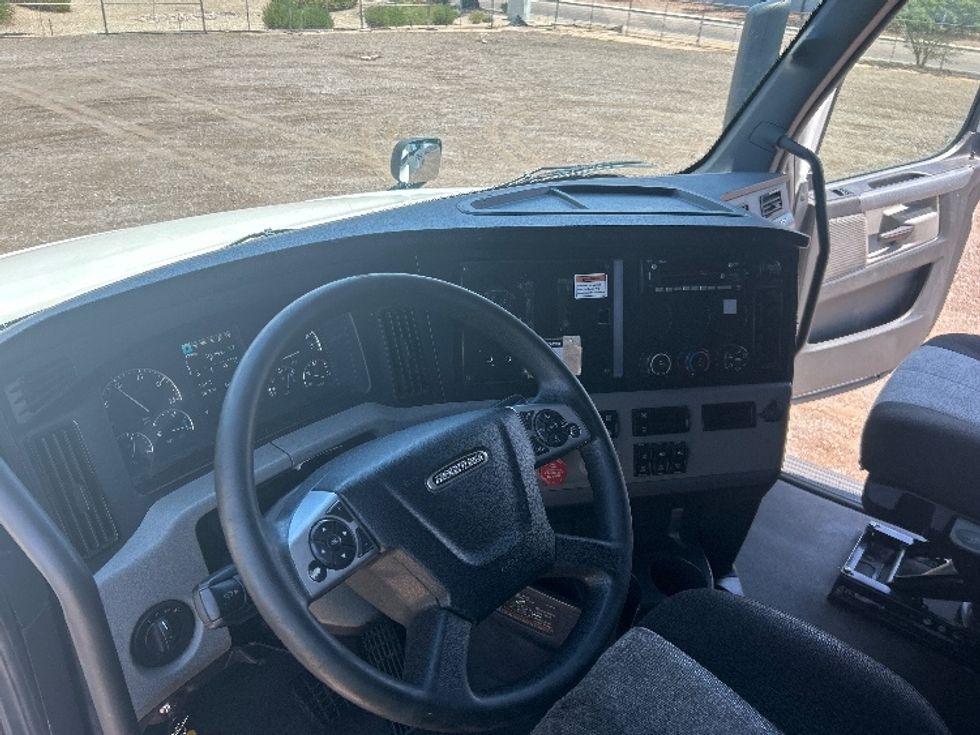 Sleeper Tractor-Heavy Duty Tractors-Freightliner-2022-T12664ST-Torrance-CA-503,011\n\t\tmiles-$ 74,250 - Image 10