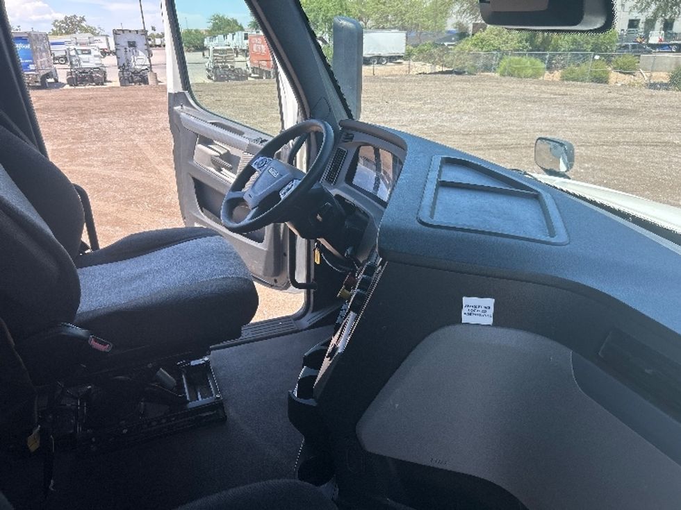Sleeper Tractor-Heavy Duty Tractors-Freightliner-2022-T12664ST-Torrance-CA-503,011\n\t\tmiles-$ 74,250 - Image 15