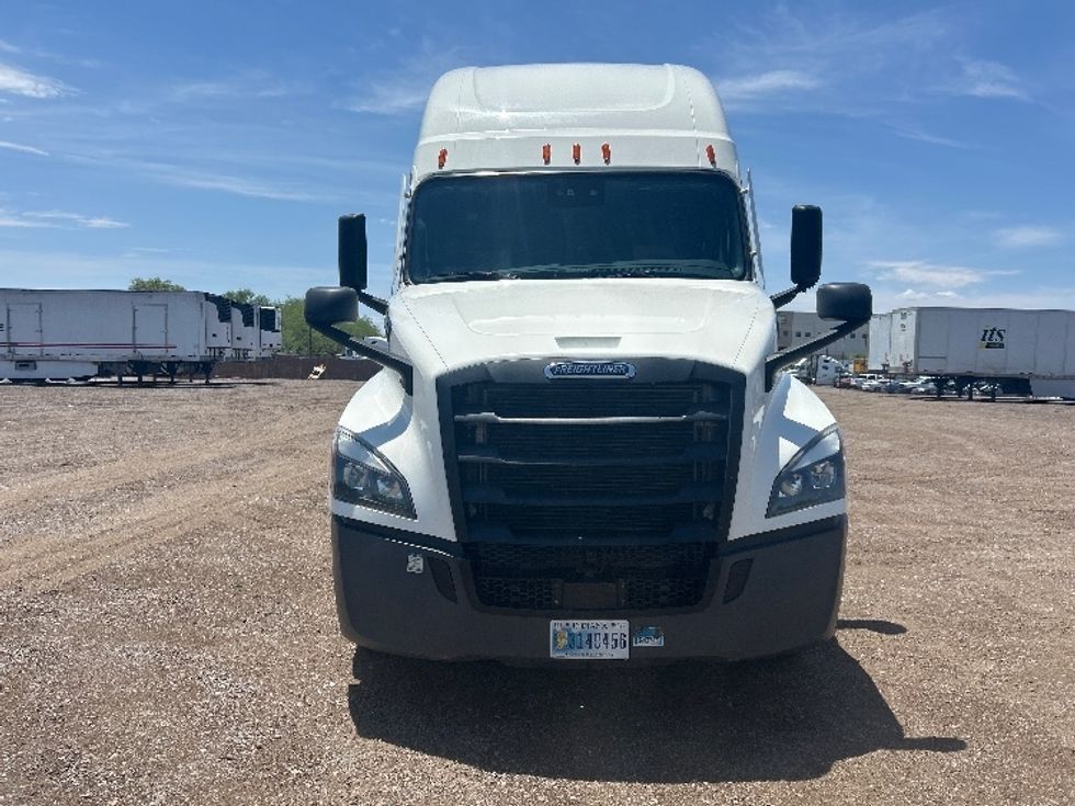 Sleeper Tractor-Heavy Duty Tractors-Freightliner-2022-T12664ST-Torrance-CA-503,011\n\t\tmiles-$ 74,250 - Image 2
