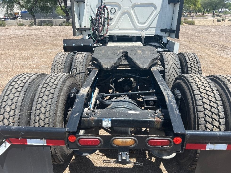 Sleeper Tractor-Heavy Duty Tractors-Freightliner-2022-T12664ST-Torrance-CA-503,011\n\t\tmiles-$ 74,250 - Image 6