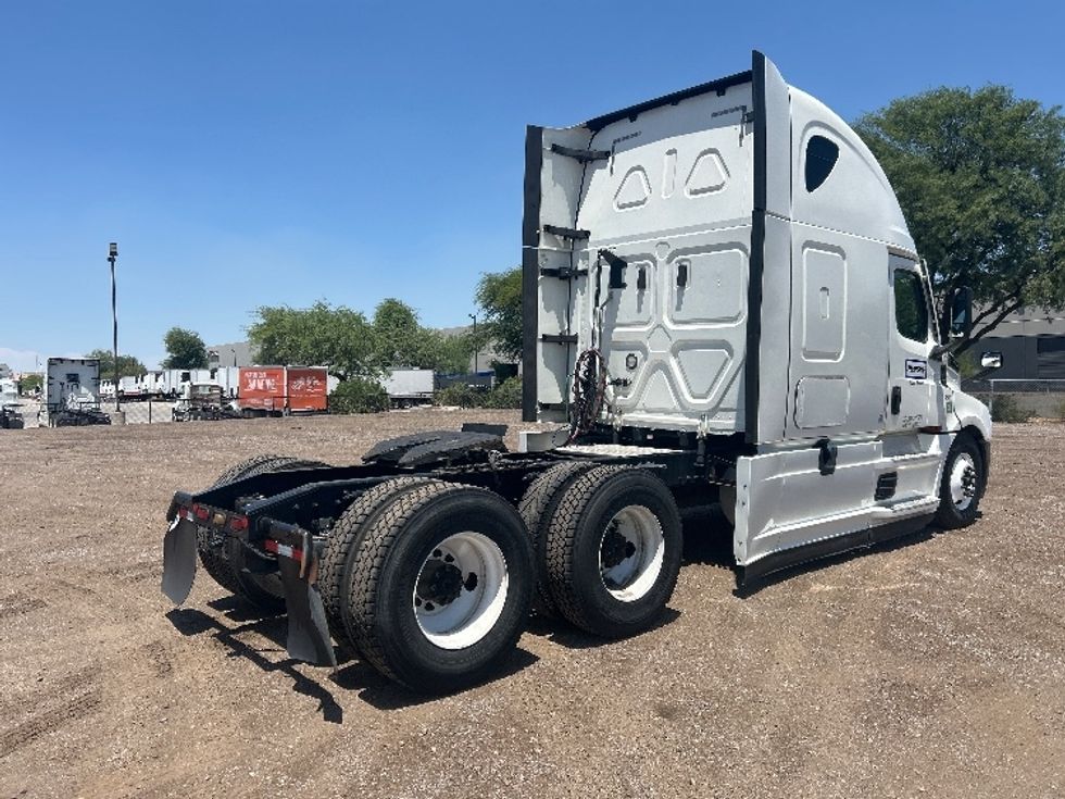 Sleeper Tractor-Heavy Duty Tractors-Freightliner-2022-T12664ST-Torrance-CA-503,011\n\t\tmiles-$ 74,250 - Image 7