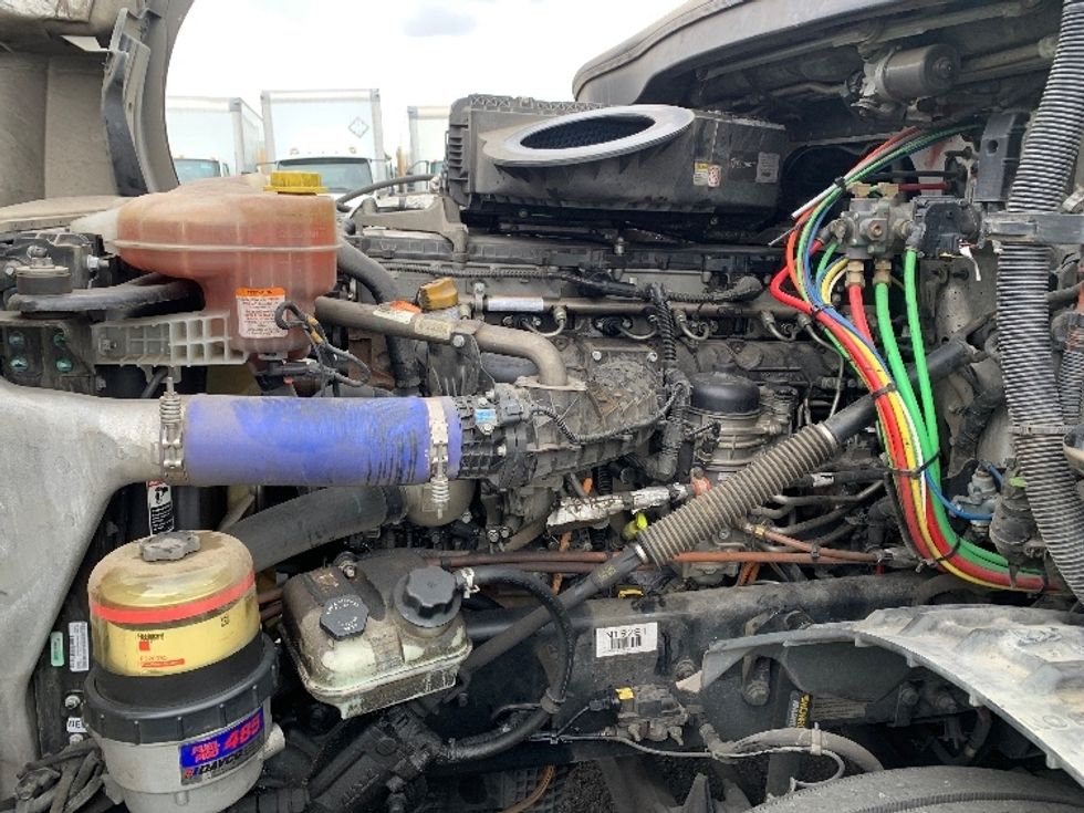 Sleeper Tractor-Heavy Duty Tractors-Freightliner-2022-T12664ST-Torrance-CA-508,484\n\t\tmiles-$ 71,250 - Image 21